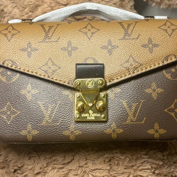 Louis Vuitton Pochette Metis East West in Brown with gold chain strap - Picture 1 of 9